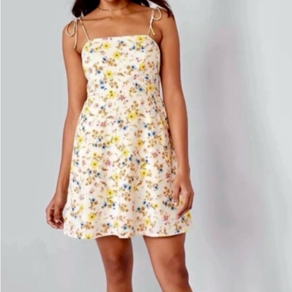 Very cute Old Navy Floral Spaghetti Strap Dress
